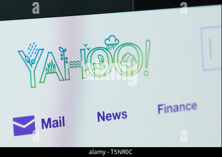 New York, USA - 22 avril 2019 : Yahoo services home page sur l'écran de l'ordinateur portable close up Banque D'Images