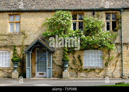 Autour de la ville de Cotswold Bourton-on-the-wold Gloucestershire UK Banque D'Images