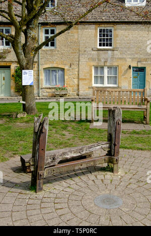 Autour de la ville de Cotswold Bourton-on-the-wold Gloucestershire UK Les vieux stocks Banque D'Images