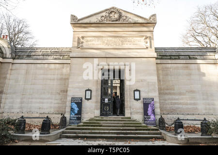 EXPATIORY,LA CHAPELLE PARIS Banque D'Images