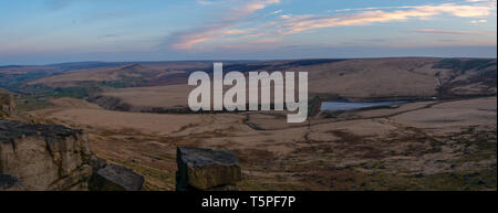 Une photo de paysage de la Lande de Marsden, Yorkshire, sur semaine avant les feux sauvages. Banque D'Images