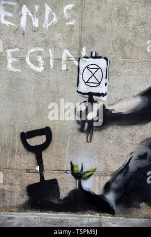 Marble Arch, London, UK. Apr 26, 2019. Le 'graffiti' Bansky à Marble Arch après l'extinction des manifestants ont quitté la rébellion. Crédit : Matthieu Chattle/Alamy Live News Banque D'Images