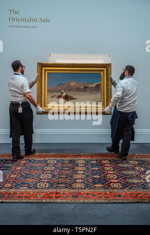 Sothebys, Londres, Royaume-Uni. 26 avr 2019. Jean-Léon Gérôme, le cavalier et sa monture dans le désert, huile sur toile, 1872, Estimation£1,000,000-1,500 000 - un essai de 1 200 ans d'art du Moyen-Orient à Sotheby's Londres. Les ventes aux enchères aura lieu le 30 avril et 1 mai. Crédit : Guy Bell/Alamy Live News Banque D'Images