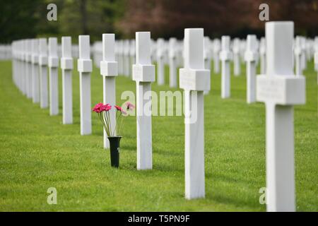 Henri Chapelle, Belgique. Apr 23, 2019. Henri-Chapelle American Cemetery and Memorial, en Belgique, près de ville de Henri-Chapelle, 23. Avril 2019. Henri-Chapelle American Cemetery and Memorial est une seconde guerre mondiale guerre cimetière militaire américain tombe. C'est l'un des trois cimetières de guerre américain en Bel | utilisée dans le monde entier : dpa Crédit/Alamy Live News Banque D'Images