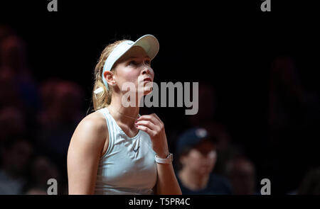 Stuttgart, Allemagne. Apr 26, 2019. Tennis : WTA-Tour - Grand Prix Porsche Stuttgart, des célibataires, des femmes, des quarts de finale, Osaka (Japon) - Vekic (Croatie). Donna Vekic est de répondre. Credit : Marijan Murat/dpa/Alamy Live News Banque D'Images