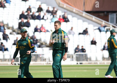 Nottingham, Royaume-Uni. Apr 26, 2019. James Pattinson au cours de la Royal London Simatai Cup match entre Notts Outlaws et renards Leicestershire à Trent Bridge, Nottingham, Angleterre le 26 avril 2019. Photo de John Mallett. Usage éditorial uniquement, licence requise pour un usage commercial. Aucune utilisation de pari, de jeux ou d'un seul club/ligue/dvd publications. Credit : UK Sports Photos Ltd/Alamy Live News Banque D'Images