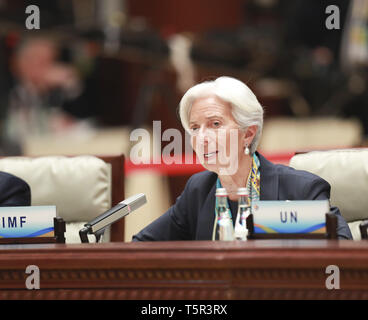 Beijing, Chine. Apr 27, 2019. Le Fonds monétaire international (FMI), Christine Lagarde, le directeur prend la parole lors de la table ronde des dirigeants de la deuxième ceinture et Road Forum pour la coopération internationale à l'Yanqi Lake International Convention Centre à Beijing, capitale de la Chine, le 27 avril 2019. Credit : Pang Xinglei/Xinhua/Alamy Live News Banque D'Images