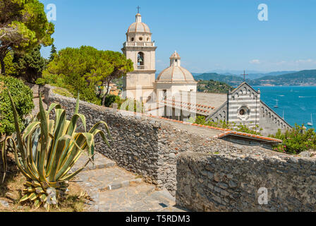 Église Chiesa San Lorenzo à Portovenere en Ligurie, Nord-Ouest de l'Italie Banque D'Images