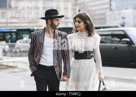 Paris, France - 04 mars 2019 - Tenue à la mode Street style - personne après un défilé de mode pendant la Fashion Week de Paris - PFWFW19 Banque D'Images