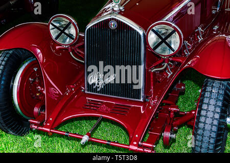 Une Alfa Romeo 6C 1933 GS 1750 voiture de piste sur l'affichage à Goodwood Revival 2017 Banque D'Images