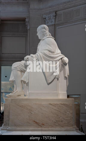 Statue de Ben Franklin à l'Institut Franklin, un musée des sciences dans le centre-ville de Philadelphie Banque D'Images