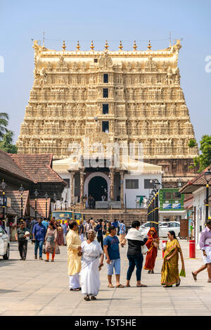 Vue verticale de l'infâme Padmanabhaswamy Temple de Trivandrum, Kerala, Inde. Banque D'Images