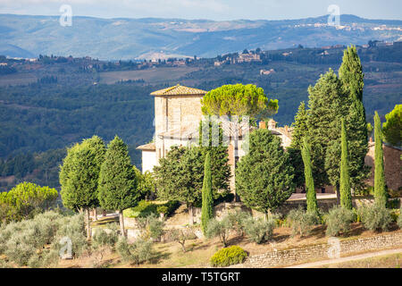 Ferme toscane traditionnelle en pierre situé en pleine campagne dans le Chianti shire, près de Panzano,Toscane,Italie,Europe Banque D'Images