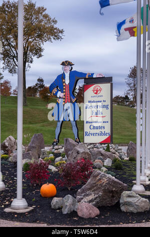 Un signe pour les chutes réversibles à Saint John, Nouveau-Brunswick, Canada. Banque D'Images