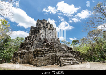 Ville maya de Muyil, situé dans la région de Quintana Roo, Mexique Banque D'Images