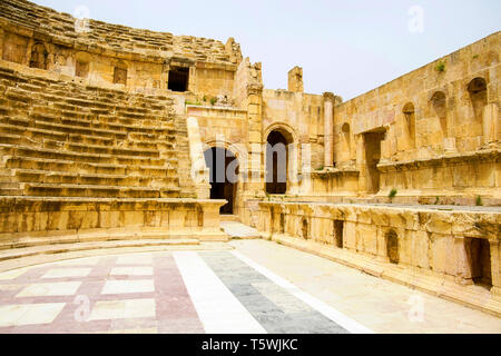 Théâtre du nord au site archéologique de Jerash, en Jordanie. Banque D'Images