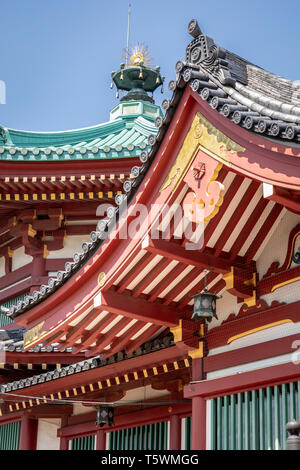 Un toit de style japonais, Tokyo. Banque D'Images