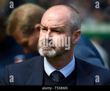 Kilmarnock manager Steve Clarke au cours de la Ladbrokes Premiership match écossais au Celtic Park, Glasgow. Banque D'Images