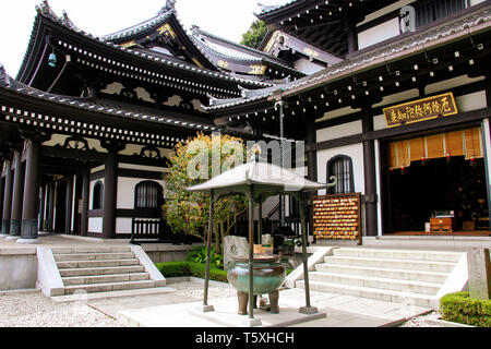 KAMAKURA, JAPON - 05 avril 2019 : temple Hasedera, le célèbre temple de la ville de Kamakura, Japon Banque D'Images