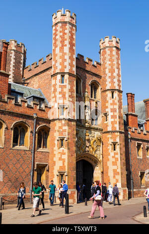 La grande porte, St John's College, ville universitaire de Cambridge, Cambridgeshire, Angleterre Banque D'Images