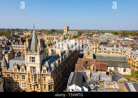 Gonville et Caius College vu de St Marys church tower, ville universitaire de Cambridge, Cambridgeshire, Angleterre Banque D'Images