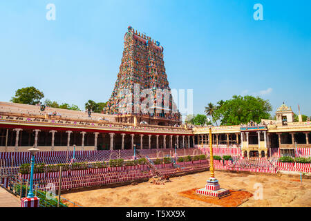 Meenakshi Amman Temple est un temple hindou historique situé dans la ville de Madurai dans le Tamil Nadu en Inde Banque D'Images