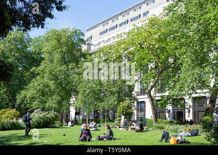 Bloomsbury Square Gardens, Bloomsbury, London Borough of Camden, Greater London, Angleterre, Royaume-Uni Banque D'Images