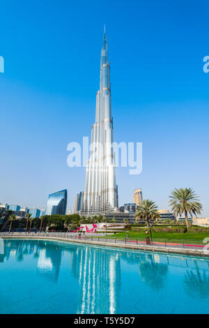 Dubaï, Émirats arabes unis - février 24, 2019 : le Burj Khalifa ou Khalifa Tower est un gratte-ciel et le plus haut bâtiment du monde à Dubaï, Émirats arabes unis Banque D'Images