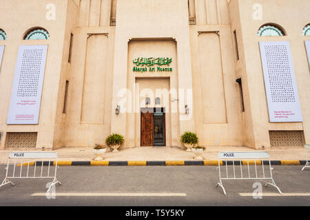 SHARJAH, ÉMIRATS ARABES UNIS - Mars 01, 2019 : Le Musée d'Art de Charjah est situé dans le centre de la ville de Sharjah dans les Émirats arabes unis Émirats arabes unis ou Banque D'Images