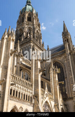 Bayeux, France - 01 septembre 2018 : les détails de l'architecture de la cathédrale Notre-Dame de Bayeux . Département du Calvados, Normandie, France Banque D'Images