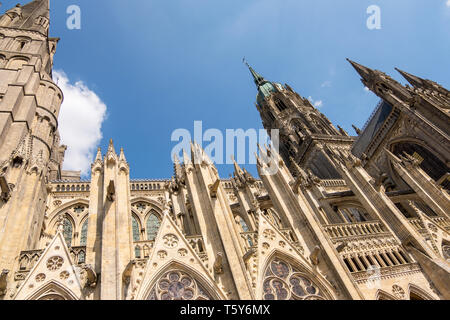 Bayeux, France - 01 septembre 2018 : les détails de l'architecture de la cathédrale Notre-Dame de Bayeux . Département du Calvados, Normandie, France Banque D'Images