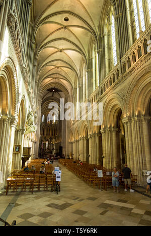 Bayeux, France - 01 septembre 2018 : Une vue de l'intérieur de la cathédrale Notre-Dame de Bayeux. Département du Calvados, Normandie, France Banque D'Images