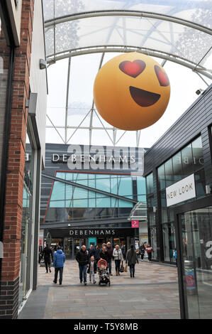 Debenhams Store, centre commercial Trinity Walk, Wakefield, West Yorkshire, Angleterre, Royaume-Uni, Avril 2019, avant la fermeture de l'entreprise. Banque D'Images