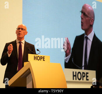 Edinburgh, Ecosse, Royaume-Uni. 27 avril, 2019. Parti national écossais (SNP) Conférence de printemps a lieu à l'EICC ( Centre de conférences internationales) à Édimbourg. Sur la photo ; vice-premier ministre John Swinney répond aux délégués à la conférence Crédit : Iain Masterton/Alamy Live News Banque D'Images