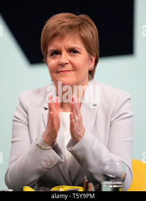 Edinburgh, Ecosse, Royaume-Uni. 27 avril, 2019. Parti national écossais (SNP) Conférence de printemps a lieu à l'EICC ( Centre de conférences internationales) à Édimbourg. Sur la photo ; Premier ministre Nicola Sturgeon durant la première journée de conférence. Credit : Iain Masterton/Alamy Live News Banque D'Images