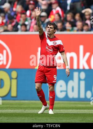 Dusseldorf Düsseldorf, Deutschland. 27 avr, 2019. firo : 27.04.2019 Football, Football : 1. Saison 2018/2019 Bundesliga, Fortuna Düsseldorf Düsseldorf - SV Werder Bremen Fortuna Benito Raman, jubilation, goaljubel dans le monde entier, l'utilisation | Credit : dpa/Alamy Live News Banque D'Images