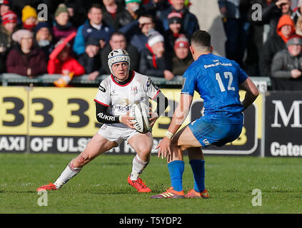 Kingspan Stadium, Belfast, Irlande du Nord. Apr 27, 2019. Pro14 Guinness Rugby, Ulster contre Leinster ; Michael Lowry d'Ulster en action contre Noel Reid de Leinster : Action Crédit Plus Sport/Alamy Live News Banque D'Images