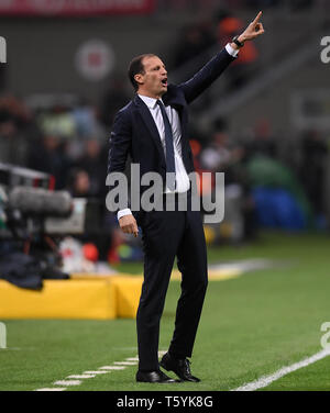 Milan, Italie. Apr 27, 2019. L'entraîneur de la Juventus, Massimiliano Allegri réagit au cours de la Serie A match de foot avec l'Inter Milan à Milan, Italie, le 27 avril 2019. Le match se termine par un nul 1-1. Credit : Alberto Lingria/Xinhua/Alamy Live News Banque D'Images