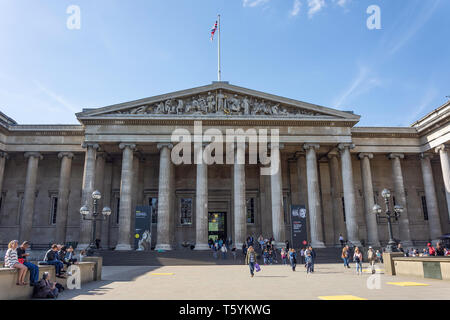 Entrée principale, le British Museum, Great Russell Street, Bloomsbury, Londres, Angleterre, Royaume-Uni Banque D'Images