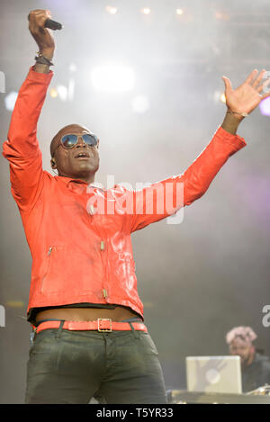 L'exécution d'étanchéité à Cornbury Festival, Chadlington Estate, Oxford, Angleterre, Juillet 10, 2016 Banque D'Images