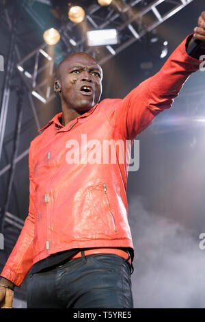 L'exécution d'étanchéité à Cornbury Festival, Chadlington Estate, Oxford, Angleterre, Juillet 10, 2016 Banque D'Images