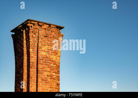 Vieille cheminée seul). Banque D'Images