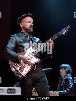 Shantel (Stefan Hantel) et l'Buccovina au Club Orkestar, Womad Charlton Park, Malmesbury, England UK. Le 23 juillet 2015. © Paul Tomlins Banque D'Images