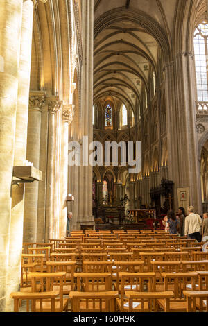 Bayeux, France - 01 septembre 2018 : Une vue de l'intérieur de la cathédrale Notre-Dame de Bayeux. Département du Calvados, Normandie, France Banque D'Images