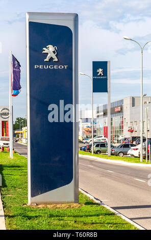 Samara, Russie - le 19 mai 2018 : Les signes de la société Peugeot. Peugeot est une marque de voiture française, fabricant de véhicules automobiles Banque D'Images