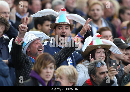 BRIGHTON, Angleterre 27 avril Brighton & Hove Albion fans au cours de la Premier League match entre Brighton et Hove Albion et Newcastle United à l'American Express Community Stadium, Brighton et Hove le samedi 27 avril 2019. (Crédit : Mark Fletcher | MI News) usage éditorial uniquement, licence requise pour un usage commercial. Photographie peut uniquement être utilisé pour les journaux et/ou à des fins d'édition de magazines. Banque D'Images