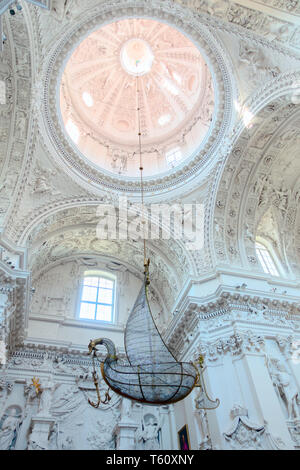 Intérieur de Sts. Pierre et Paul à Vilnius, Lituanie Banque D'Images