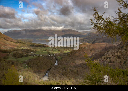 Derwent Water View par Roy Pedersen. www.RoyPedersenPhotography.com Raison de Derwent Water de Castle Crag dans le Lake District, Cumbria, Royaume-Uni. Derwent Banque D'Images