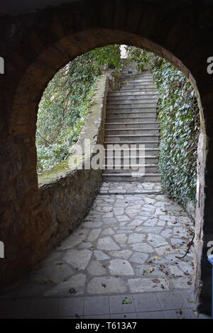 Meilleur des météores Grèce Monestaries sur les rochers de la métamorphose des os 13ème siècle Monastère de moines voyage Top 10 des sites religieux de la Grèce La Grèce Voyage Banque D'Images