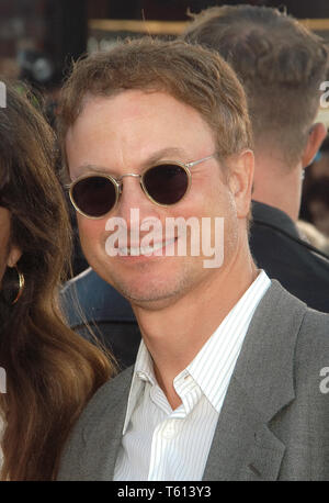 Gary Sinise au Workl première de "Terminator 3 : Rise of the Machines", tenue à l'Mann Village Theater à Westwood, CA. L'événement a eu lieu le lundi, 30 juin 2003. Photo par : Fichier PictureLux / SBM référence #  33790 SBMPLX 2171 Banque D'Images